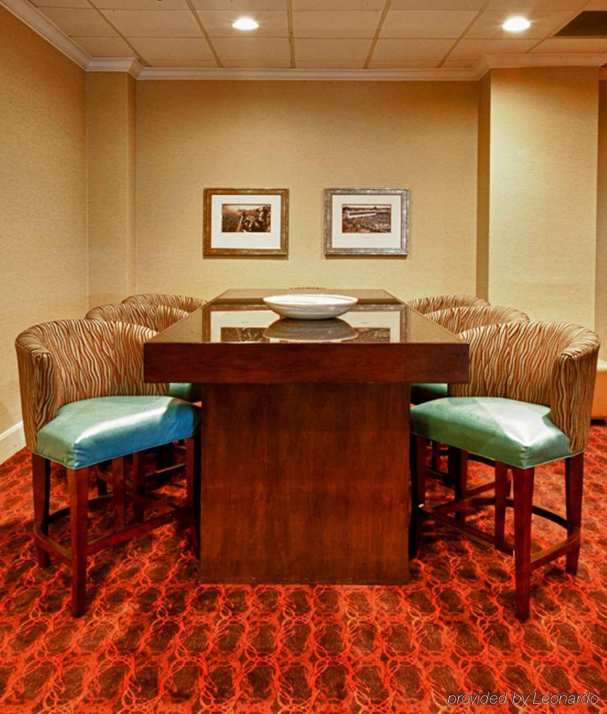 Hampton Inn Louisville Downtown Номер фото