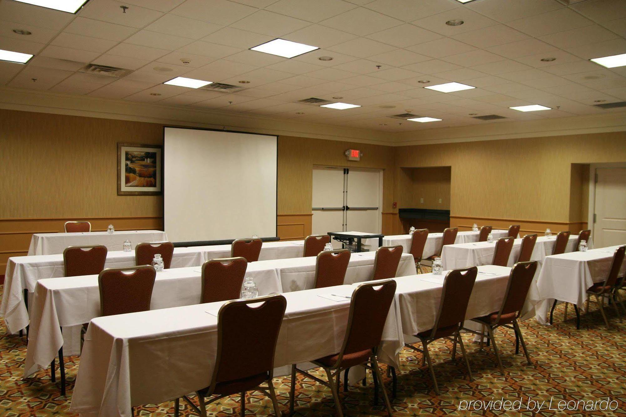 Hampton Inn Louisville Downtown Удобства фото